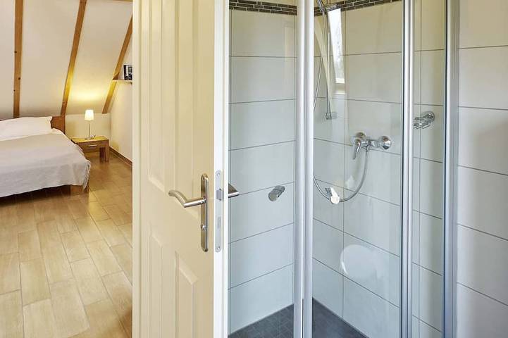 Fliederhaus mit 92 m² auf 2 Ebenen für 6+2 Pers., 3 Schlafzimmer, 3 Bäder in Görzig, Rietz-Neuendorf
