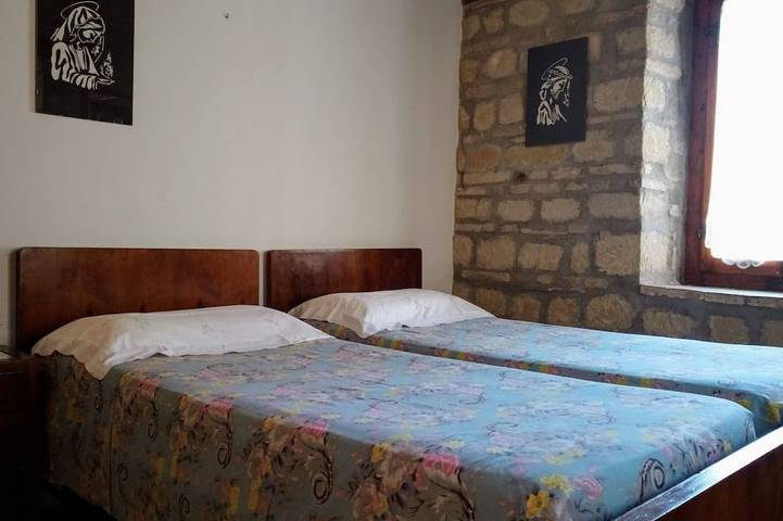 Casa di campagna con vista sulle colline, a pochi km dal mare Adriatico in Mombaroccio, Valle del Metauro
