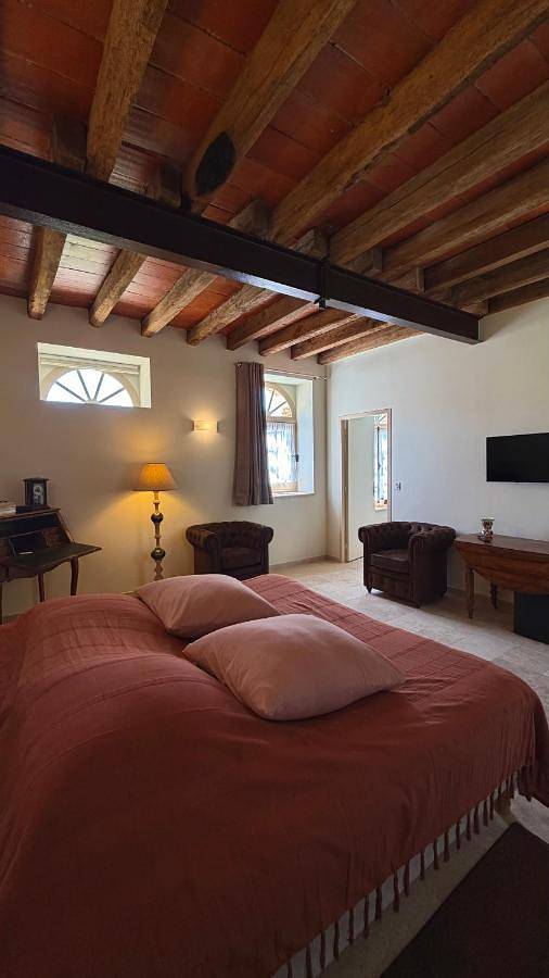 Location de vacances pour 4 personnes, avec vue ainsi que jardin et terrasse, animaux acceptés à Nouans-les-Fontaines - 4