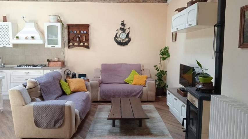 Location de vacances pour 4 personnes, avec terrasse, adapté aux familles dans Pettenasco - 3