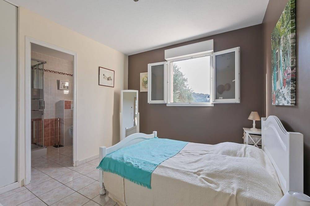 House in the south of France with private pool in Roquebrun, Béziers region