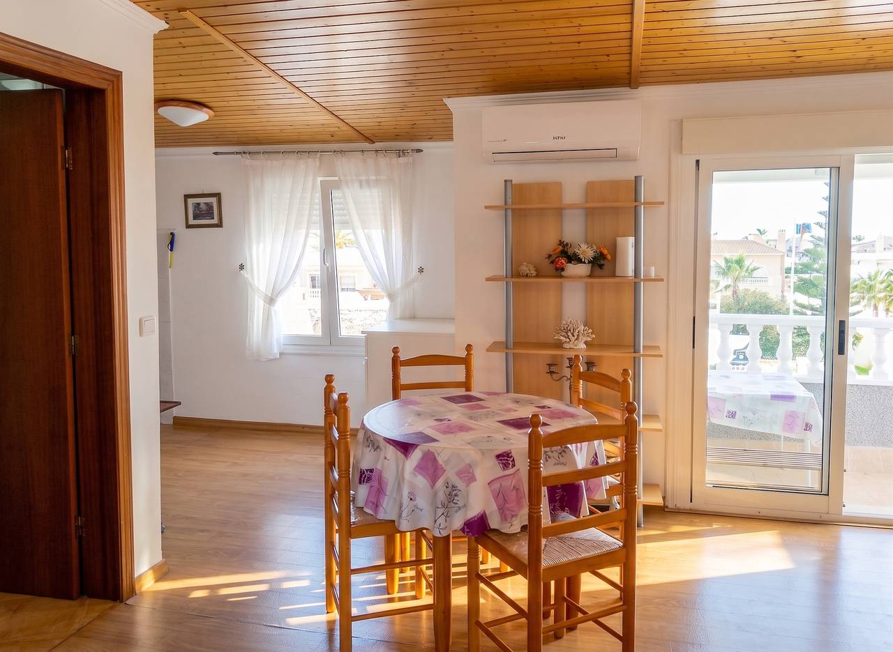 Apartamento entero, Apartamento acogedor en El Chaparral, 60 m², piscina compartida in El Chaparral, Torrevieja