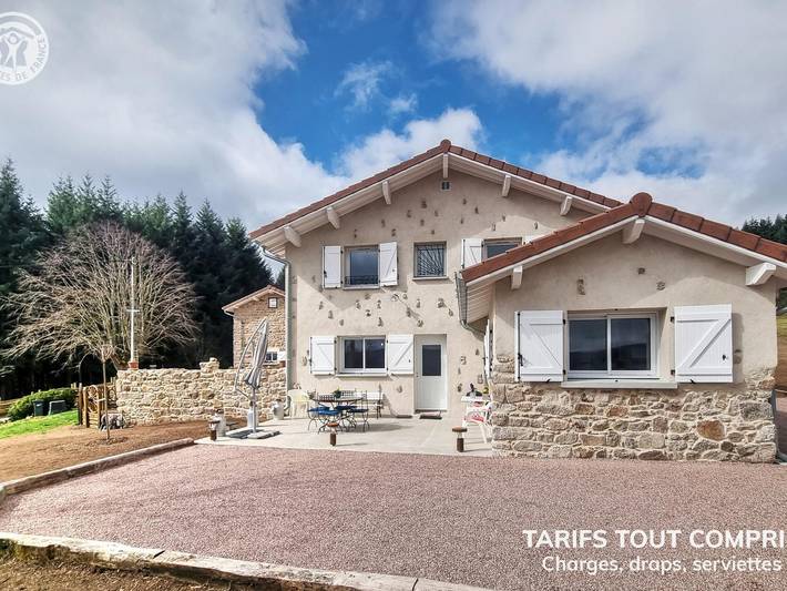 Gîte pour 4 personnes, avec jardin à Saint-Priest-la-Prugne