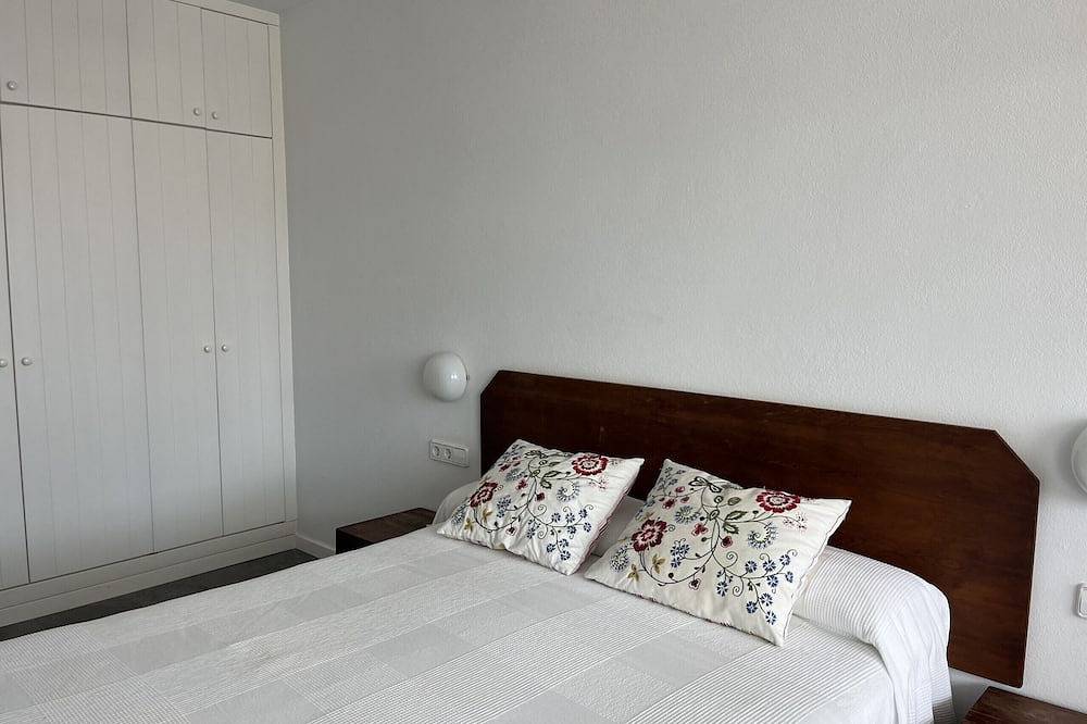 Ganze Wohnung, In einer sehr ruhigen Gegend innerhalb der Stadt in Fornells, Es Mercadal