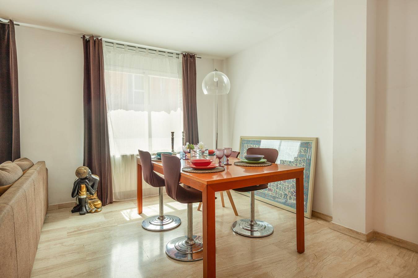 Apartamento entero, Apartamento familiar 'Duplex Beach Masnou' con terraza privada y Wi-Fi in El Masnou, Maresme