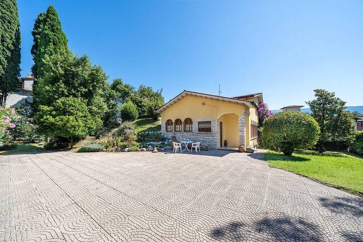 Ferienhaus für 8 Personen, mit Garten in Gargnano