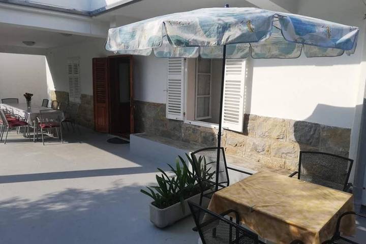 Ferienhaus für 8 Personen, mit Balkon/Terrasse auf Rab - 3