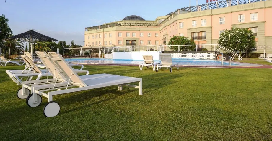 Hotel for 10 people, with garden and terrace as well as sauna - 1