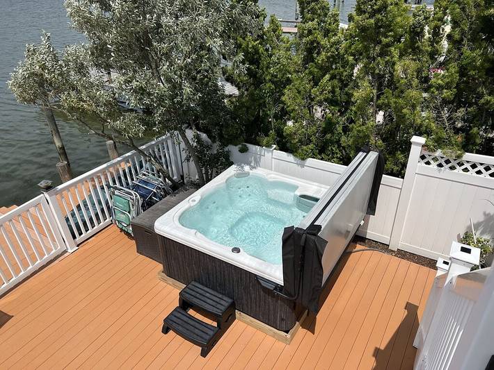 Vacation rental for 10 people, with hot tub in Long Beach Island