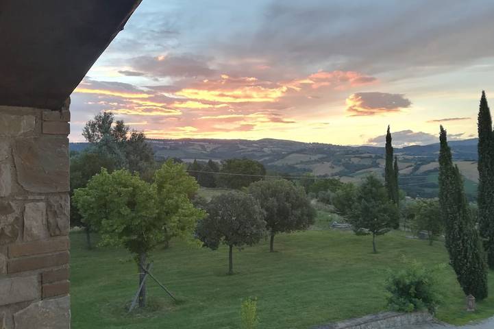 Herrliche mittelalterliche Villa mit Blick auf Todi in Todi, Perugia Provinz