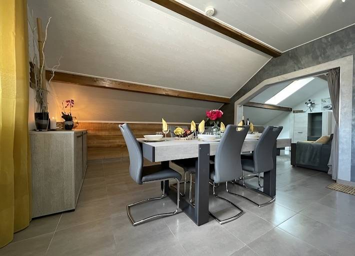 Gîte pour 8 personnes, avec jacuzzi et sauna ainsi que jardin et terrasse à Foncine-le-Haut - 2