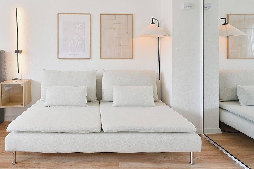 Entire apartment, Beautiful 1-Bedroom with Kitchen near Wuppertal University with free wifi in Wuppertal, Bergisch region