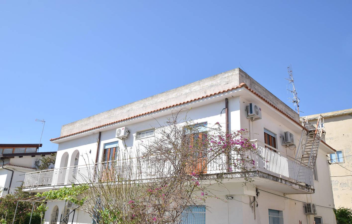 Ganze Ferienwohnung, Gemütliche 1-Zimmer-Wohnung mit Terrasse, 1,5 km vom Strand entfernt in Pizzo, Vibo Valentia Provinz