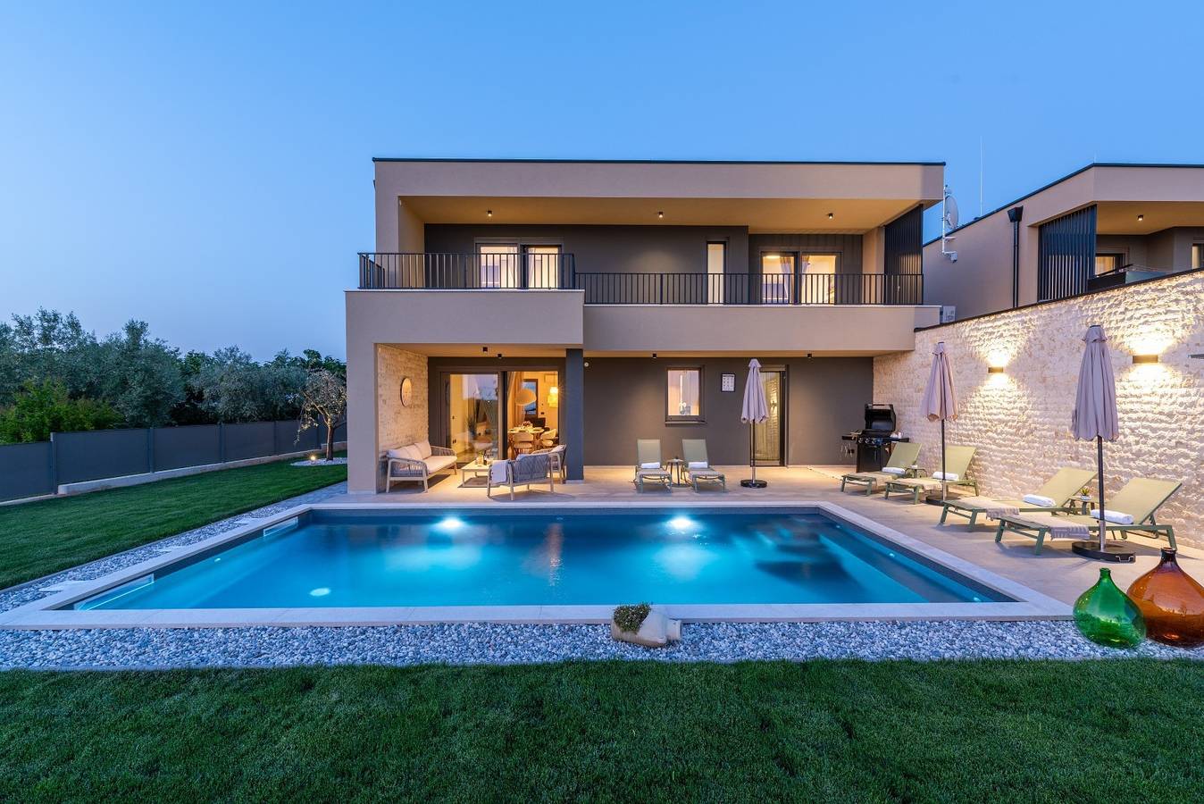Villa Nona Sonja – Elegant Villa with 3 Bedrooms for 6 Guests, Private Pool and Close to the Sea in Novigrad, Regio Umag