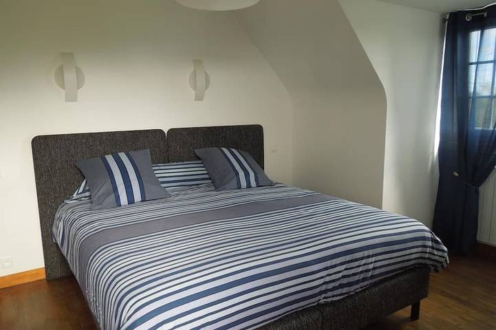 Location de vacances pour 8 personnes, avec terrasse et jardin à Ploumilliau - 3