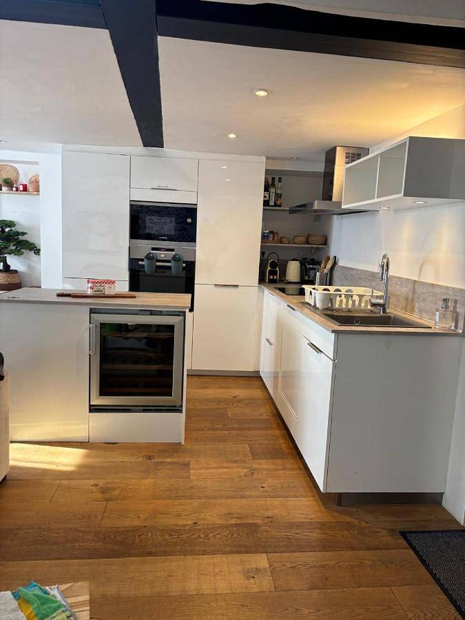 Gîte pour 6 personnes, avec vue et terrasse, animaux acceptés dans Office De Tourisme De Cassis - 2