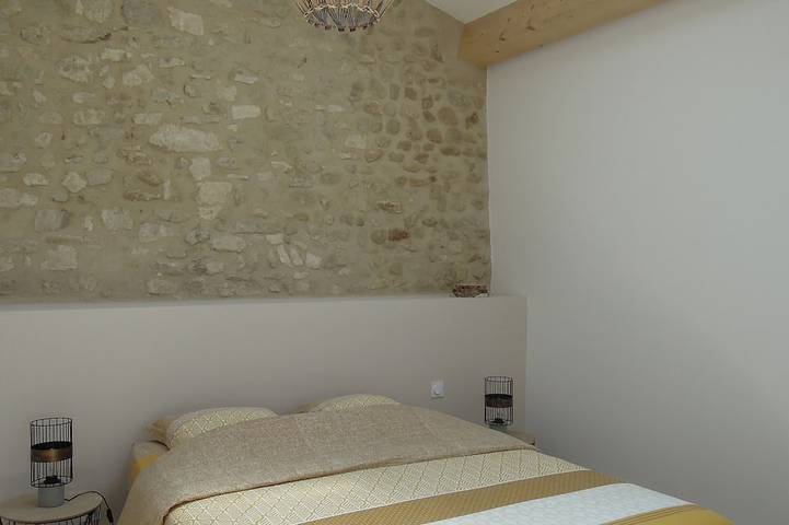 Location de vacances pour 7 personnes, avec terrasse et jardin à Céreste - 2