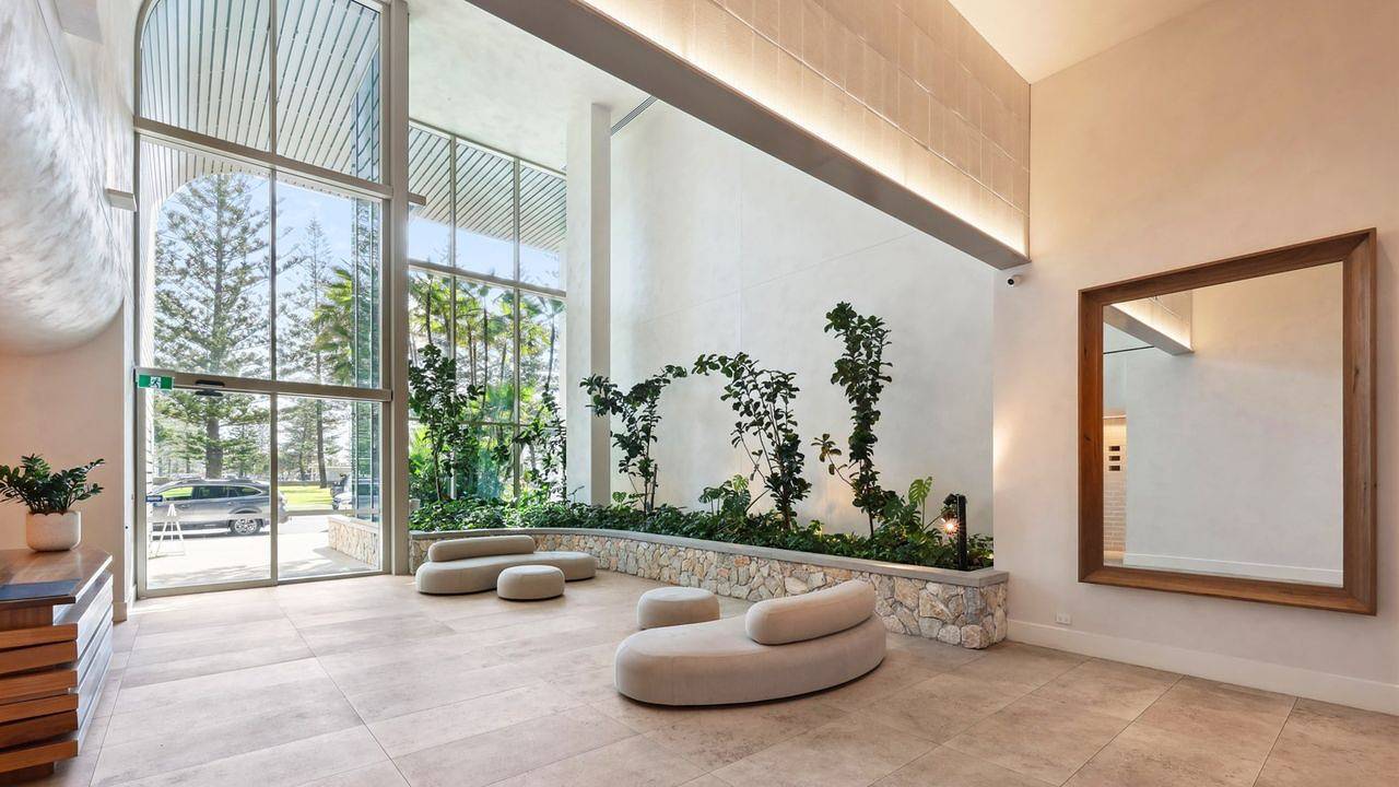 Entire holiday apartment, Holiday apartment for 5 people with pool in Kirra, Queensland