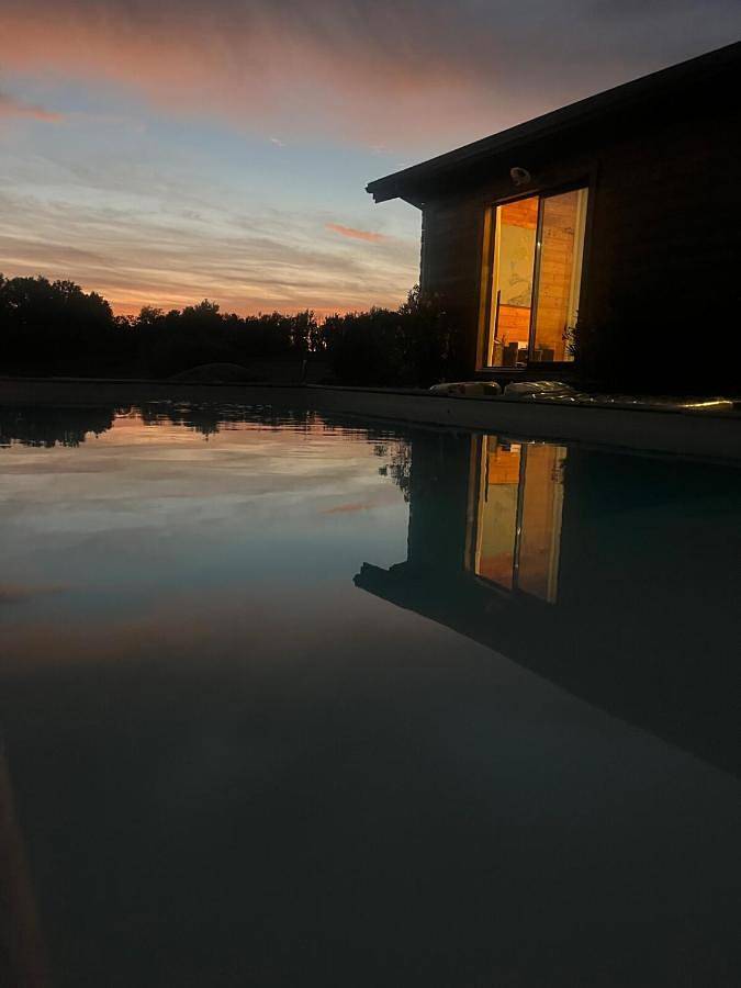 Location de vacances pour 6 personnes, avec vue ainsi que jardin et piscine à Saint-Aulaye - 4