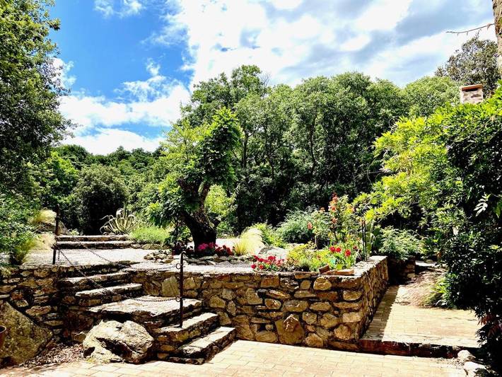 Chambre d’hôte pour 5 personnes, avec vue ainsi que piscine et jardin dans les Pyrénées-Orientales - 3