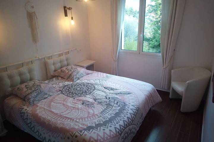 Location de vacances pour 6 personnes, avec jardin ainsi que terrasse et jacuzzi, animaux acceptés à Sainte-Agnès - 3