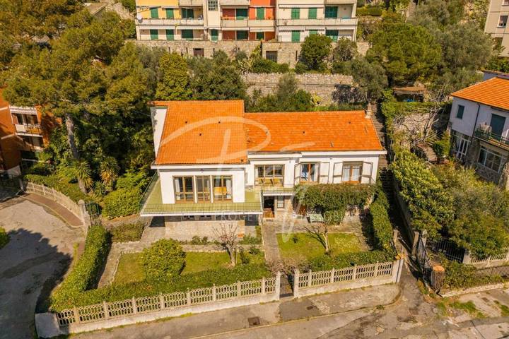 Villa per 8 persone, con Balcone e Terrazza nonché Giardino e Panorama a Comune di Porto Venere