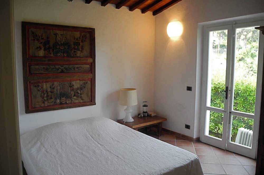 Spacious holiday home with sea views and garden near the beach on Elba Island in Sant'Andrea, Elba