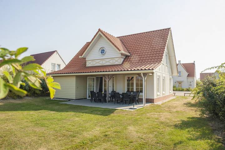 Ferienhaus für 10 Personen, mit Sauna und Garten sowie Terrasse in Zeeland