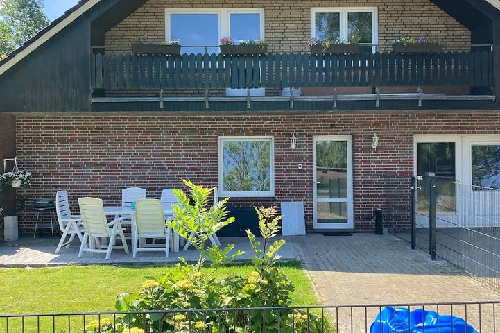 Ferienwohnung für 5 Personen, mit Terrasse und Garten in Großheide