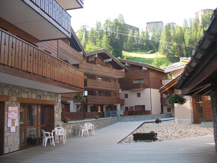 Appart’hôtel pour 6 personnes, avec piscine et terrasse, animaux acceptés