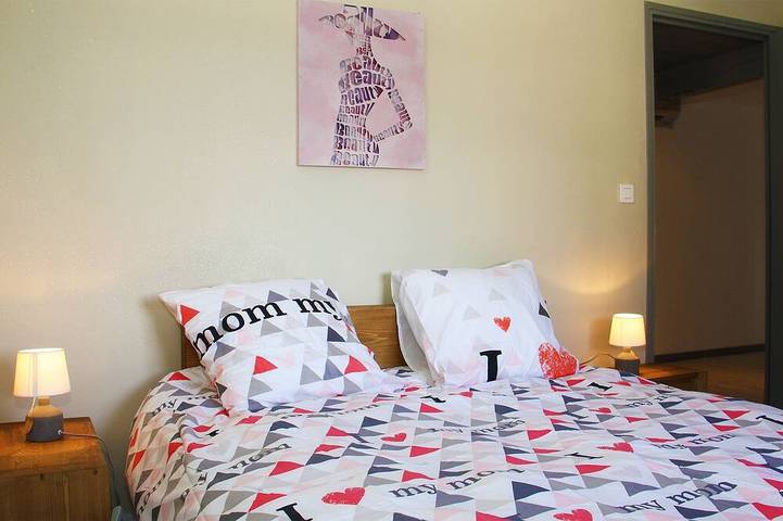 Location de vacances pour 8 personnes, avec balcon et jardin, animaux acceptés à Sabran - 2