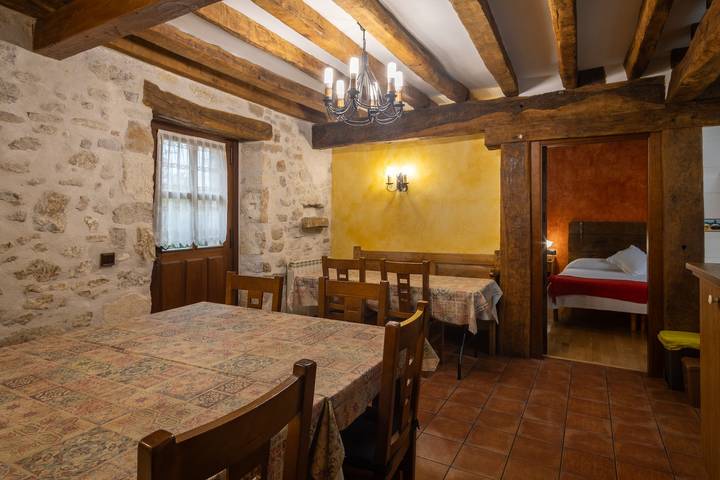 Landhaus 'Zadorra Etxea Casa' mit Bergblick, privater Terrasse und Wi-Fi in Salvatierra, Cordillera Cantábrica