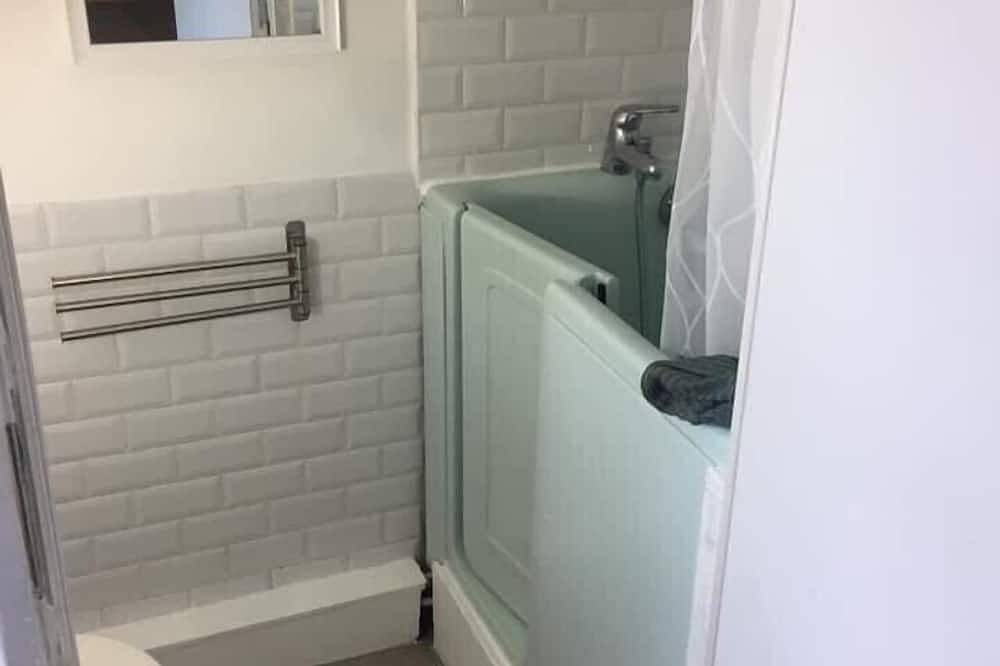Entire apartment, La belle église 3 center ville 200 metres from the beach in Ault, Abbeville region