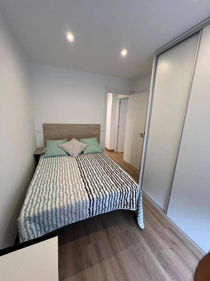 Apartamento entero, Two-Bedroom Apartment in Torrelavega, Costa de Cantabria