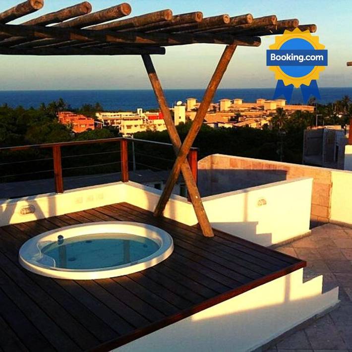 Gîte pour 6 personnes, avec piscine ainsi que jacuzzi et balcon