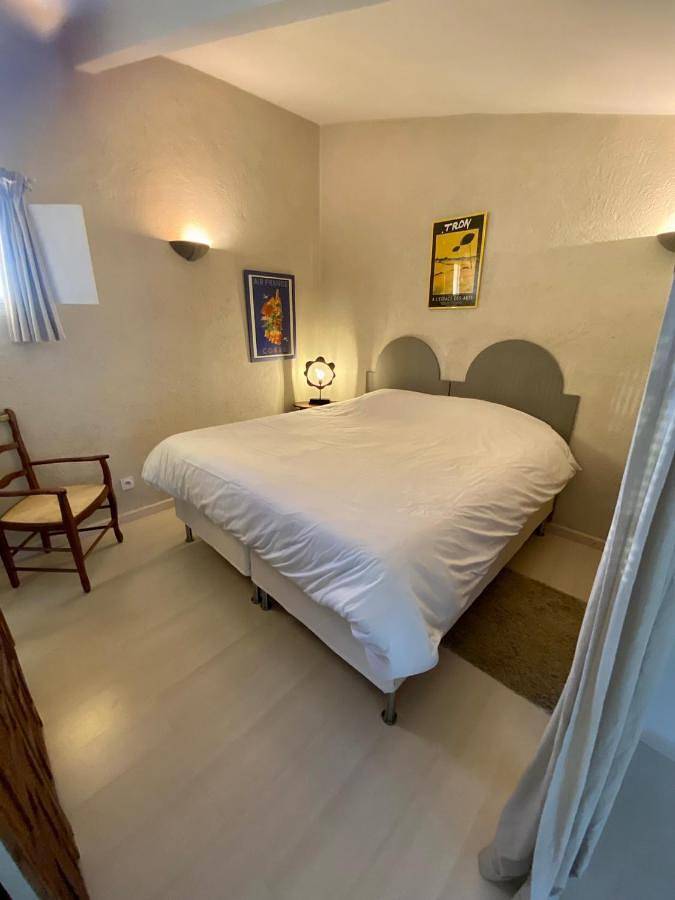 Appartement entier, One-Bedroom Apartment in Villecroze, Région de Draguignan