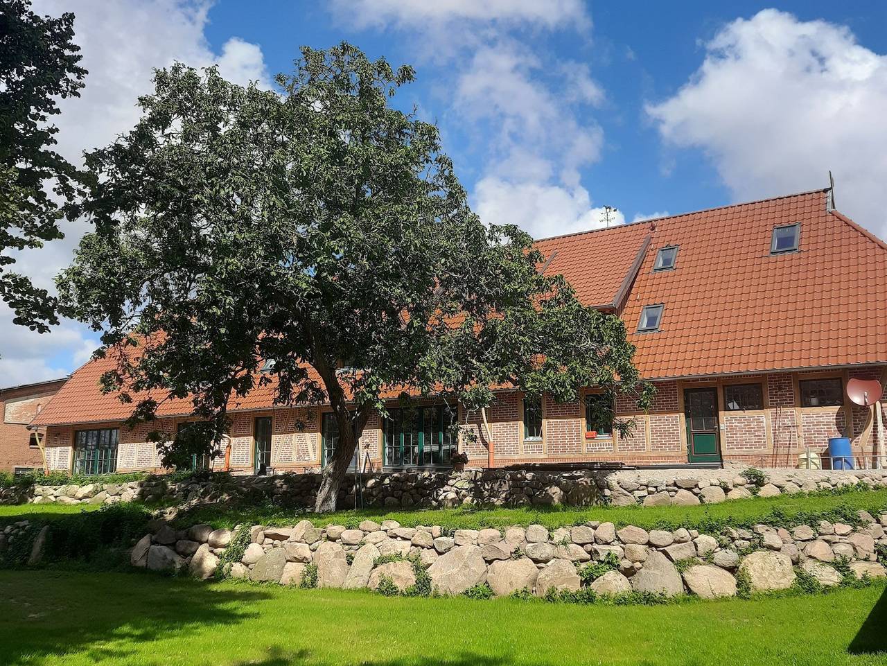 Landhaus Xl mit Sauna, Kamin und Gruppenraum im Ostseeland - 1) Fewo 2-Raum (50m², 2 Pers., 1 Schlafraum, Ost), tierfrei in Carinerland, Neubukow-Salzhaff