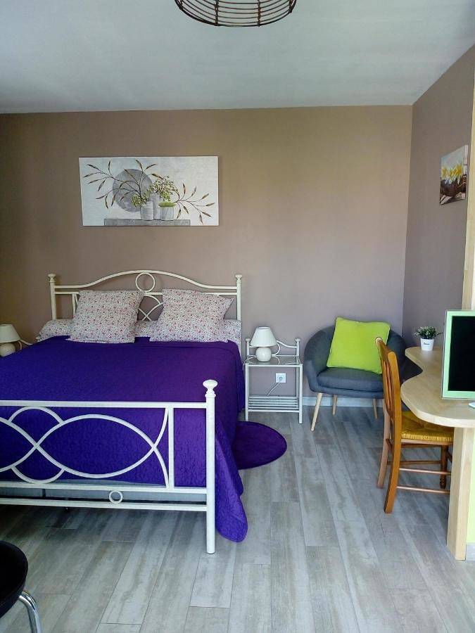 Chambre d’hôte pour 4 personnes, avec Terrasse et Jardin à Les Herbiers