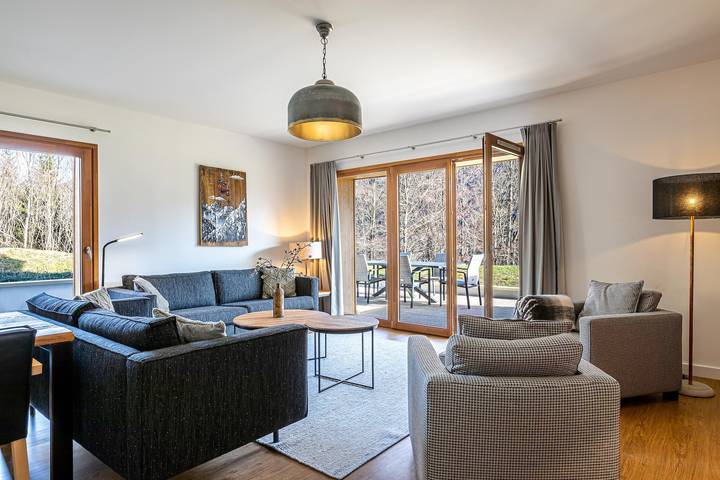 Ferienhaus für 8 Personen, mit Terrasse und Pool sowie Sauna und Whirlpool - 1