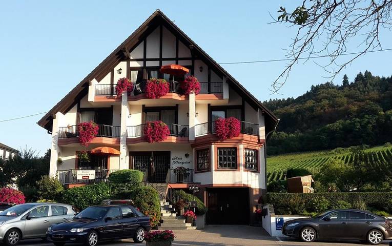 Ferienwohnung für 2 Personen, mit Balkon und Terrasse sowie Garten und Ausblick