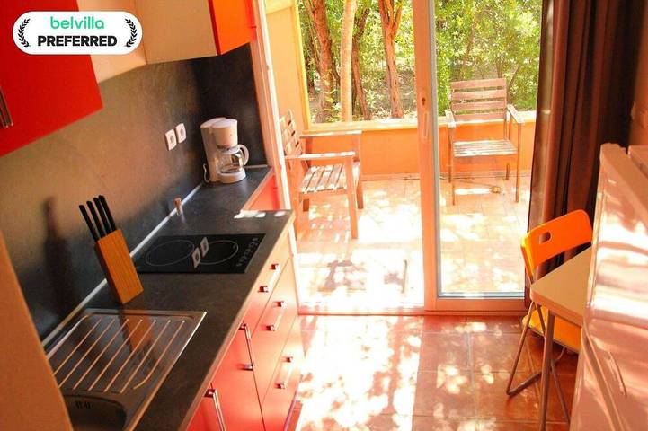 Ferienhaus für 2 Personen, mit Garten und Terrasse sowie Pool, mit Haustier