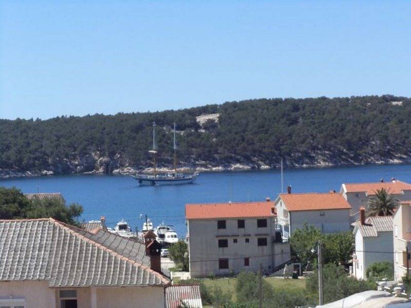 Ganze Wohnung, Ferienwohnung in Barbat mit Meerblick, Balkon, Klimaanlage, W-Lan (3664-3) in Barbat na Rabu, Rab