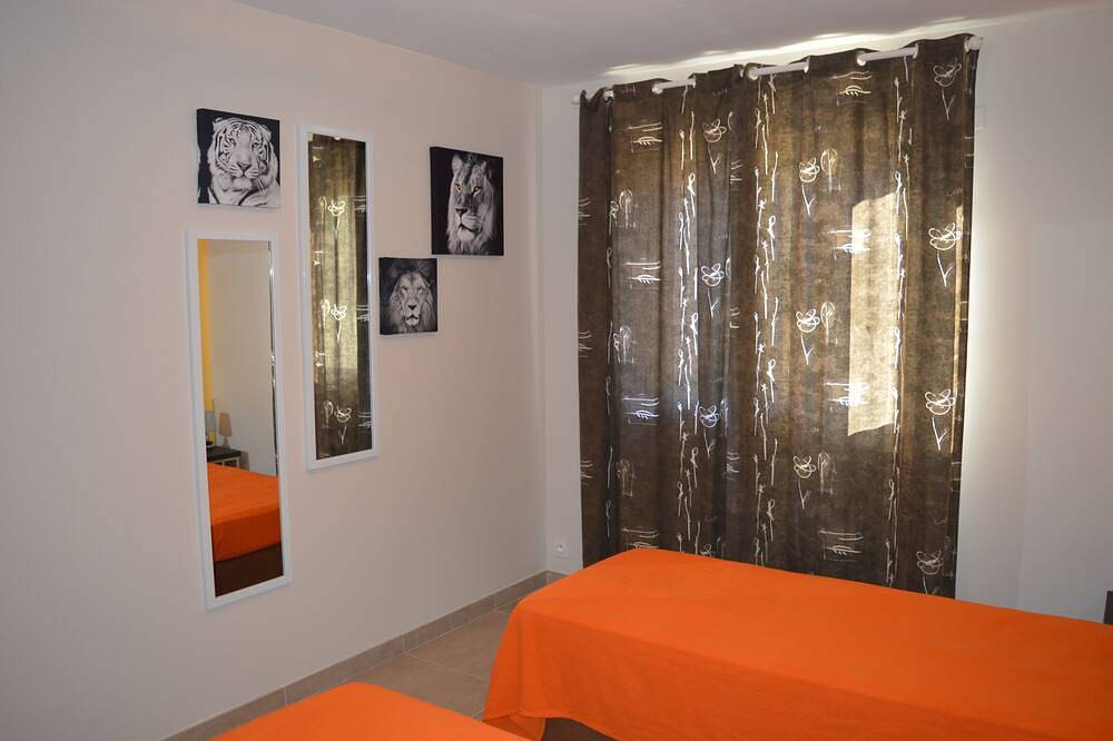 Casa unifamiliar con piscina climatizada en el sur del pueblo de Luberon in Mérindol, Parque natural regional del Luberon