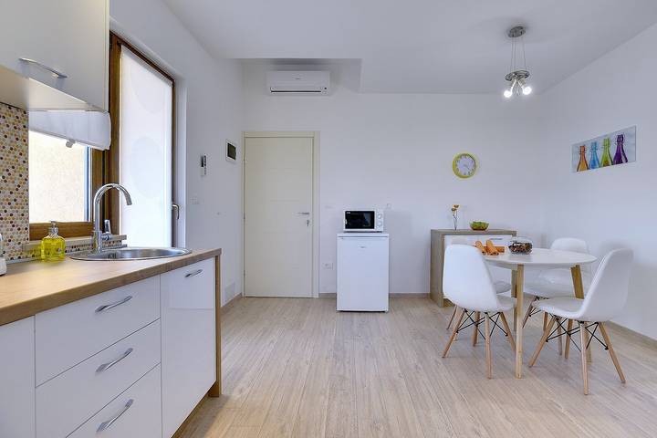 Ferienwohnung für 3 Personen, mit Balkon und Garten in Medulin - 2