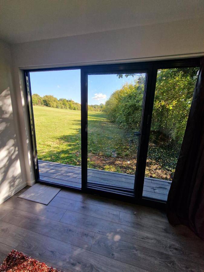 Entire apartment, Deluxe Cabin wrapped by nature in Dartford, Kent