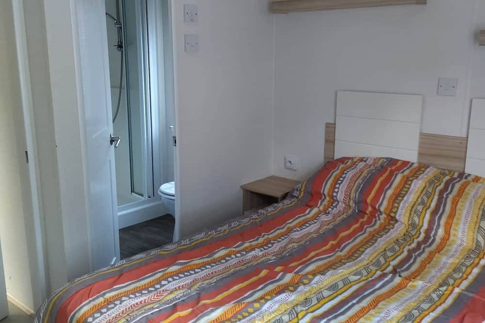 Mobile-Home 38M² - 2 Bedrooms - Sleeps 4 in Combourg, Región de Saint-Malo
