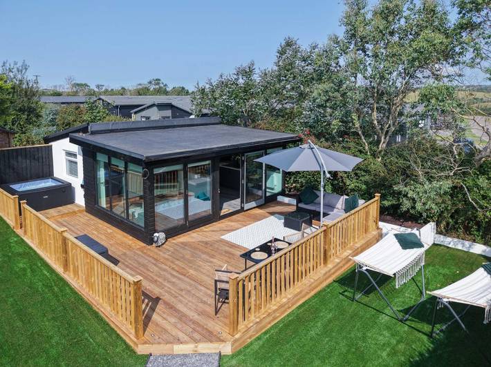 Chalet for 2 people, with hot tub and balcony as well as garden - 1