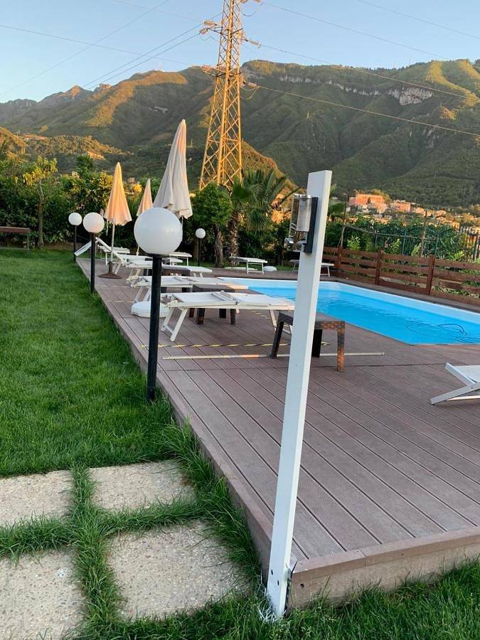 Chambre d’hôte pour 3 personnes, avec vue et piscine ainsi que balcon et jardin à Castellammare di Stabia - 4