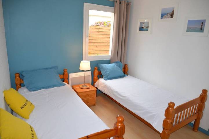 Location de vacances pour 6 personnes, avec terrasse ainsi que jardin et piscine, animaux acceptés dans Plage Porz Liogan Le Conquet - 3