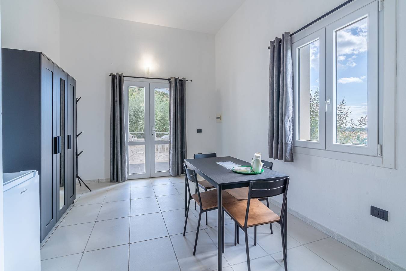 Hel studio-lejlighed, Studio 'Basilico - Fiumara Val Di Noto' with Mountain View, Wi-Fi and Air Conditioning in Noto, Noto Området